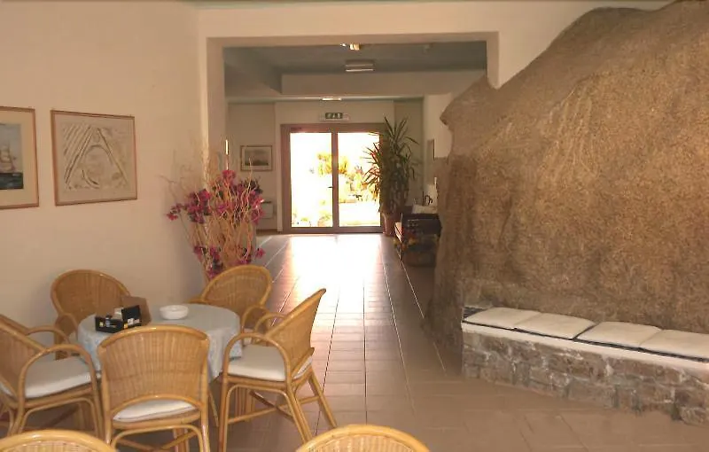 Hotel La Roccia Palau 3*,