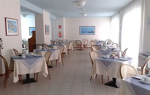 Hotel La Roccia Palau 3*,  Italy